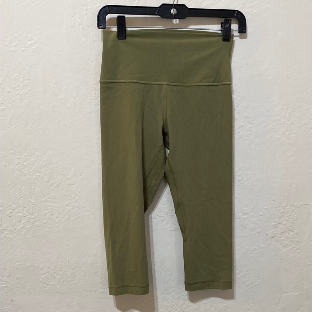 Lululemon Athletica Green High-Rise Leggings  capris size 6